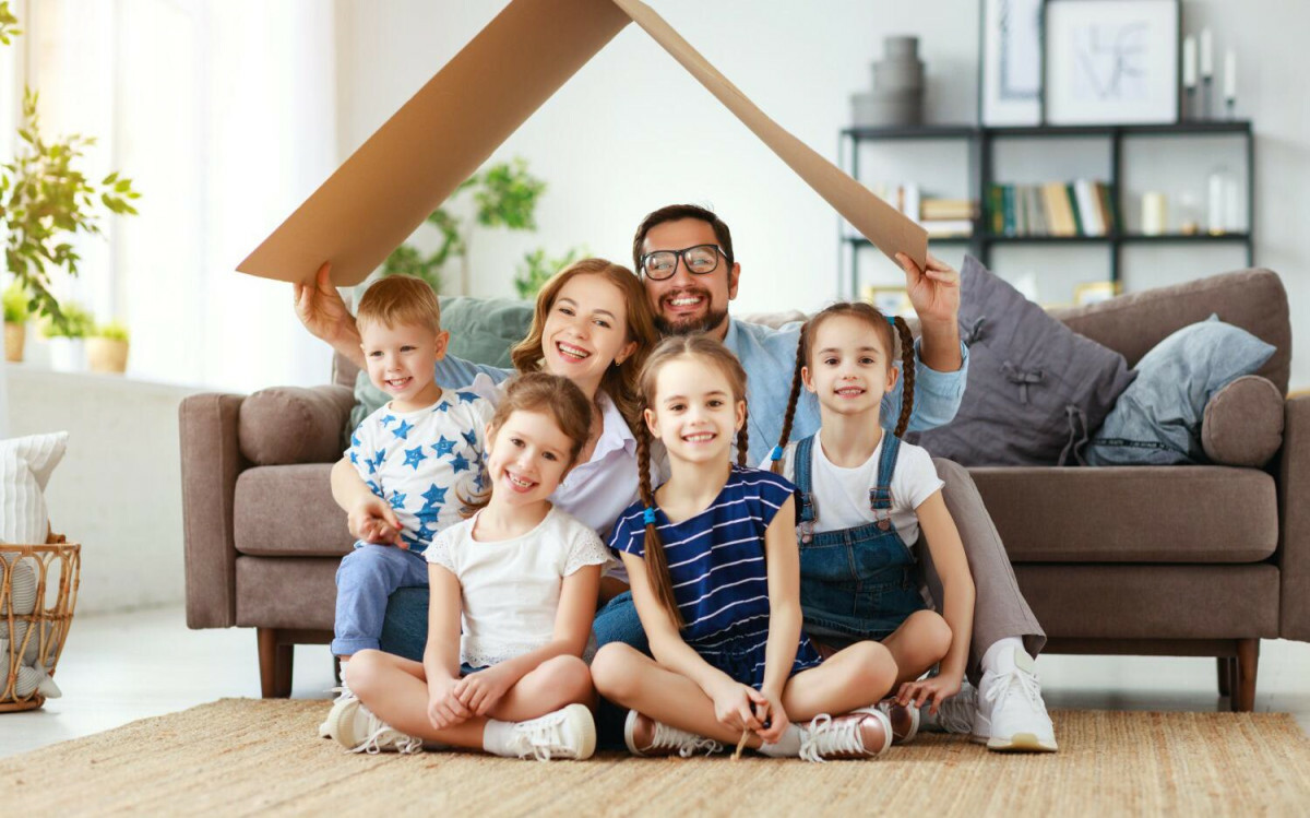 Государство продолжает оказывать существенную поддержку семьям с детьми: до 450 000 рублей на погашение ипотеки