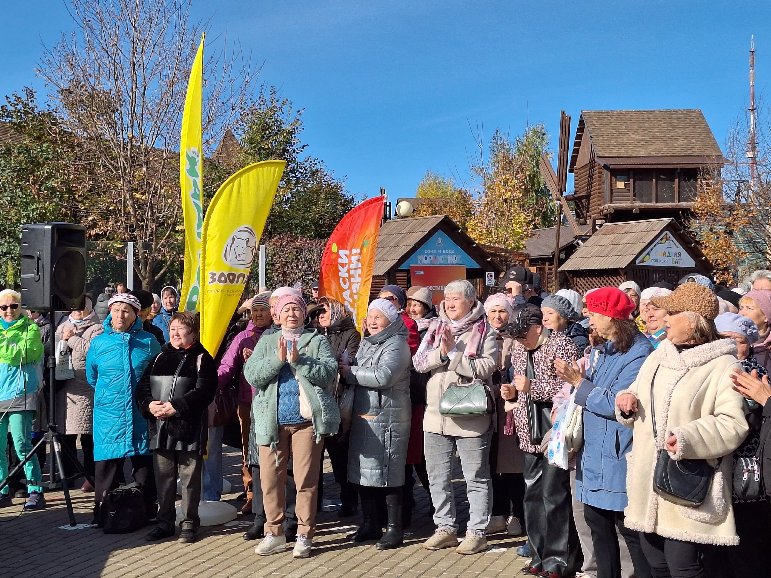 В республике прошел фестиваль «Яркие краски осени жизни», посвященный Международному дню пожилых людей